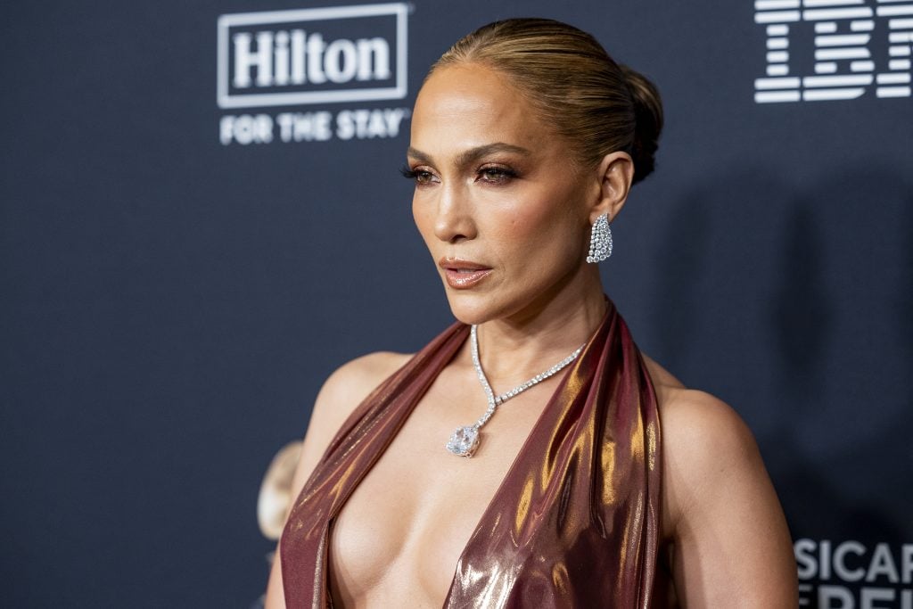 0307_jenniferlopez_01-1024x683-1