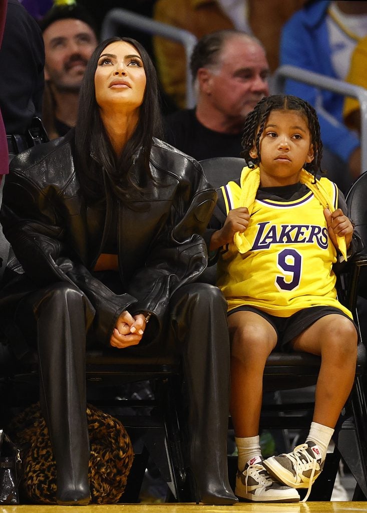 0501_kimkardashian_saintwest_01-733x1024-1