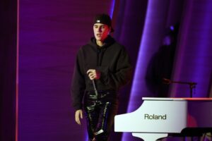 0508_justinbieber_01-1024x683-1