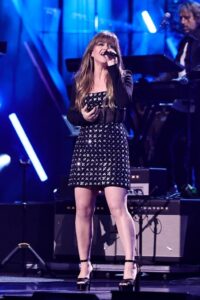 0513_kellyclarkson_01-683x1024-1