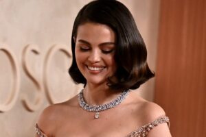 0522_selenagomez_01-1024x683-1