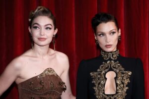 0530_gigihadid_bellahadid_01-1024x683-1