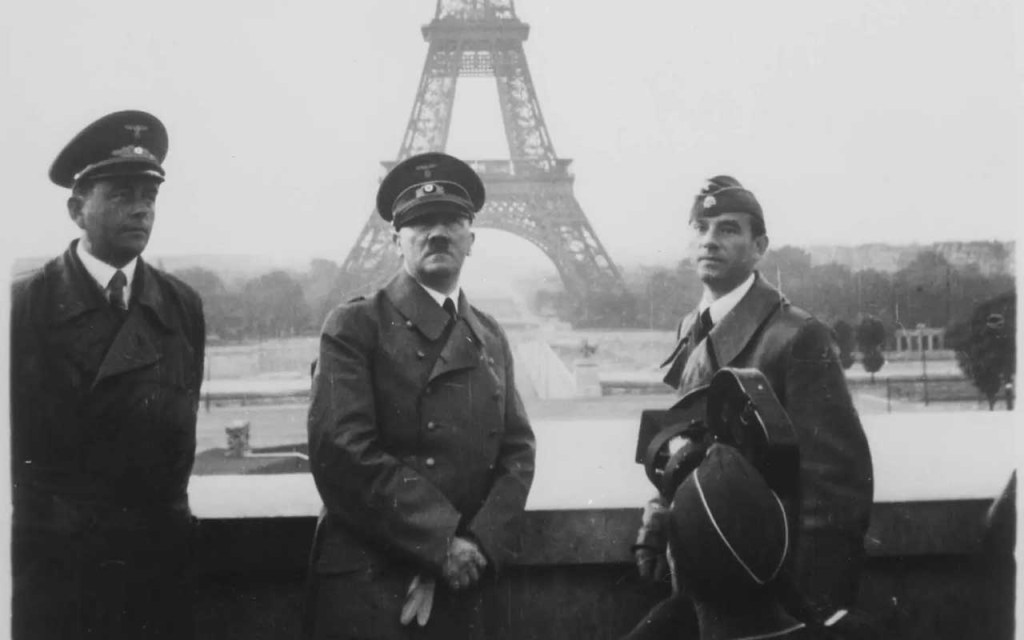 1200Hitler-in-front-of-Eiffel-Tower_U.S-National-Archives-scaled-1