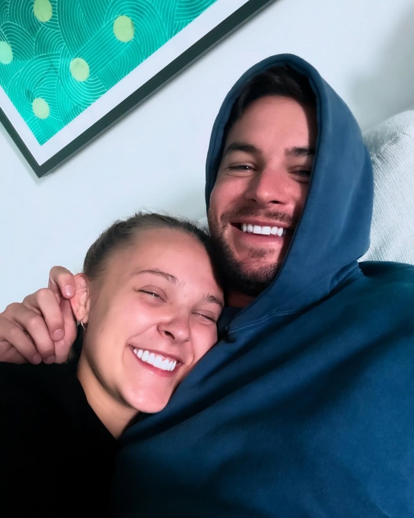 499968811_18519004150024102_4189225796573721735_n-JoJo-Siwa-Clarifies-Relationship-With-Chris-Hughes