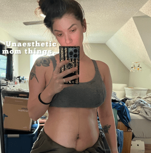 Amber-Pike-Gets-Real-About-Unaesthetic-Postpartum-Body-After-Daughters-Birth