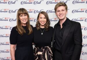 GettyImages-2151338675-Terri-Irwin-Bindi-Robert-e1746935144353