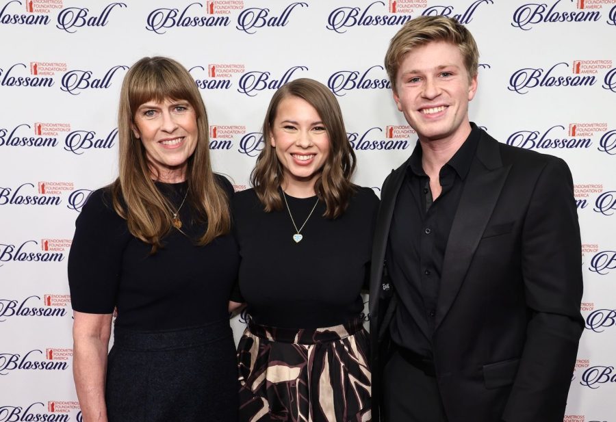GettyImages-2151338675-Terri-Irwin-Bindi-Robert-e1746935144353