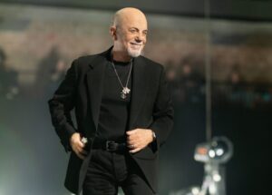 GettyImages-2203831438-Billy-Joel-e1748145252454