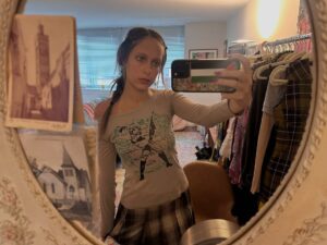 Gigi-and-Bella-Hadid-Discover-Half-Sister-Aydan-Nix-2