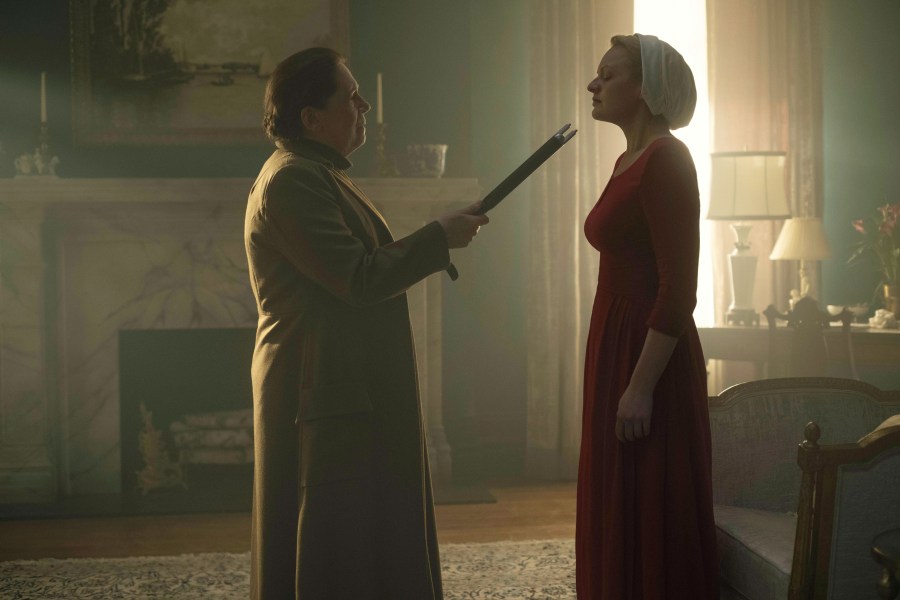 How-Did-The-Handmaids-Tale-Series-Finale-Set-Up