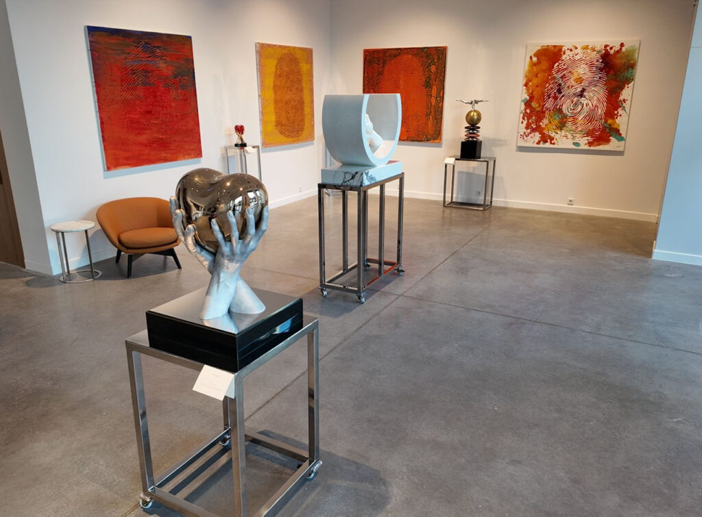 Lorenzo-Quinn-The-New-Age-of-Bronze-art-plugged_2-1024x755-1