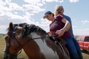 Sister-Wives-Robyn-Brown-Kody-Brown-horse-051925-03-4f92a02fe71b4098b51b33e122fd30e9-1024x683-1