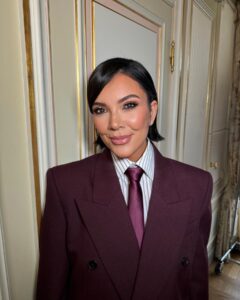 This-Is-the-Celebrity-Plastic-Surgeon-Behind-Kris-Jenner-s-New-Glow-Up-1-1-1
