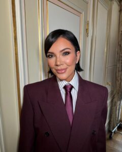 This-Is-the-Celebrity-Plastic-Surgeon-Behind-Kris-Jenner-s-New-Glow-Up-1-1