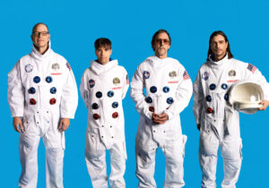 WEEZER-VOYAGE-TO-BLUE-PHOTO-scaled-1