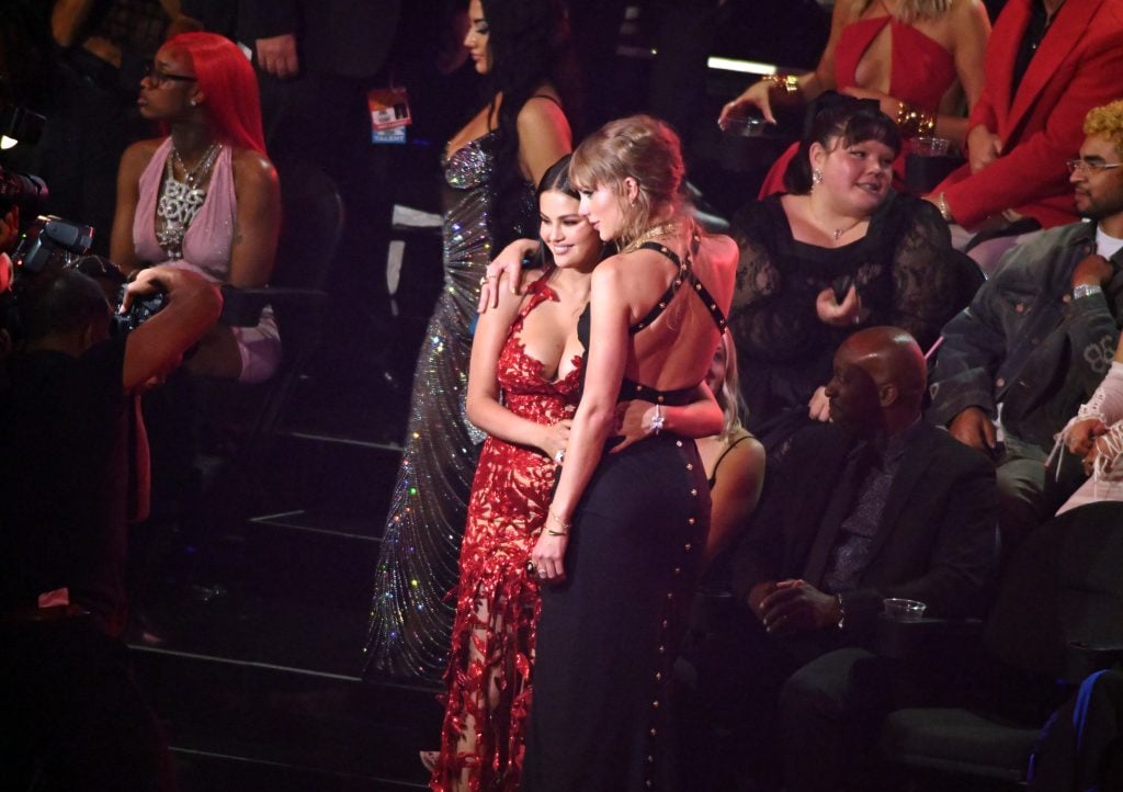 0602_taylorswift_01_selenagomez-1024x722-1