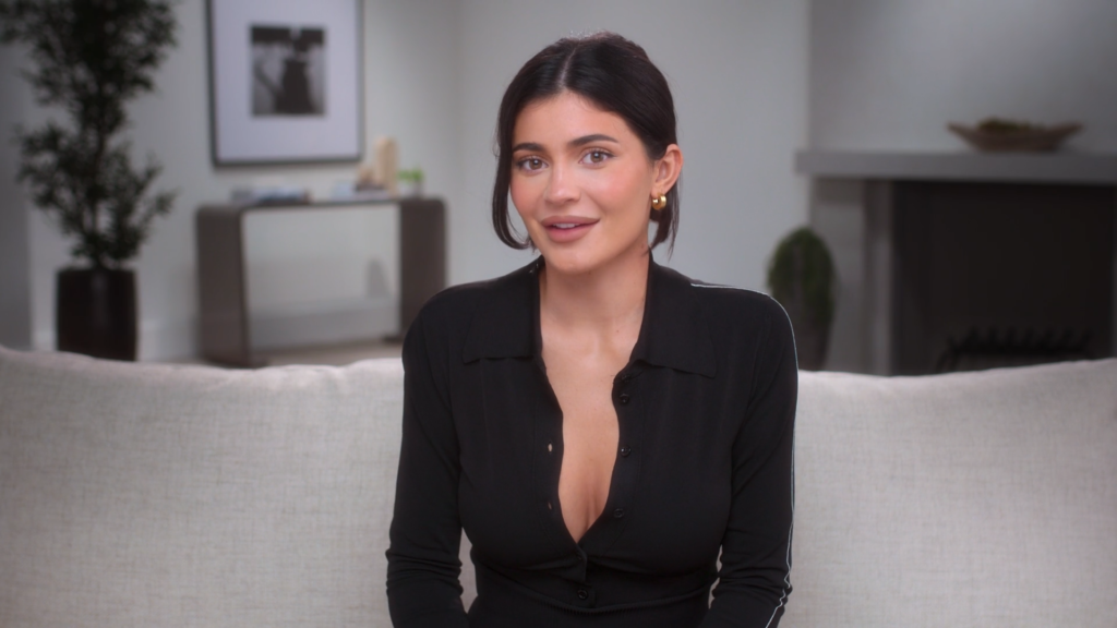 1020_thekardashians_05_kyliejenner-1024x576-1
