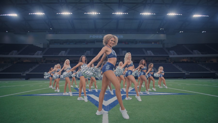 AMERICAS_SWEETHEARTS__Dallas_Cowboys_Cheerleaders_trailer