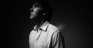 CassMcCombs_24-CROP_PC-SilviaGrav_300dpi-scaled-e1750070563606-1024x536-1