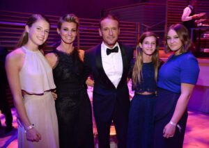 GettyImages-470582868-Tim-McGraw-and-Faith-Hills-Daughter-Gracie-Comes-Out-as-Queer