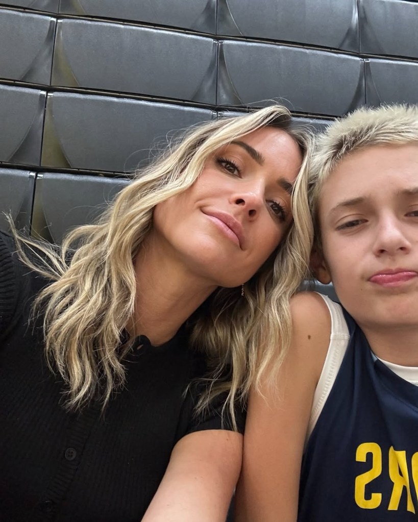 Kristin-Cavallari-Kids-Troll-Her-For-Talking-to-30-Year-Old-Baseball-Player4