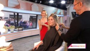 Leslie-Bibb-s-Bob-Is-Rubbing-Off-on-Jenna-Bush-Hager-Her-Hair-Transformation-003
