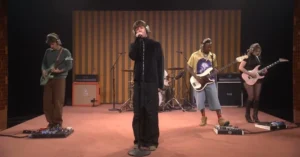 Turnstile_-I-Care-_-Dull-_-The-Tonight-Show-Starring-Jimmy-Fallon-1-25-screenshot-e1749034240820-1024x536-1